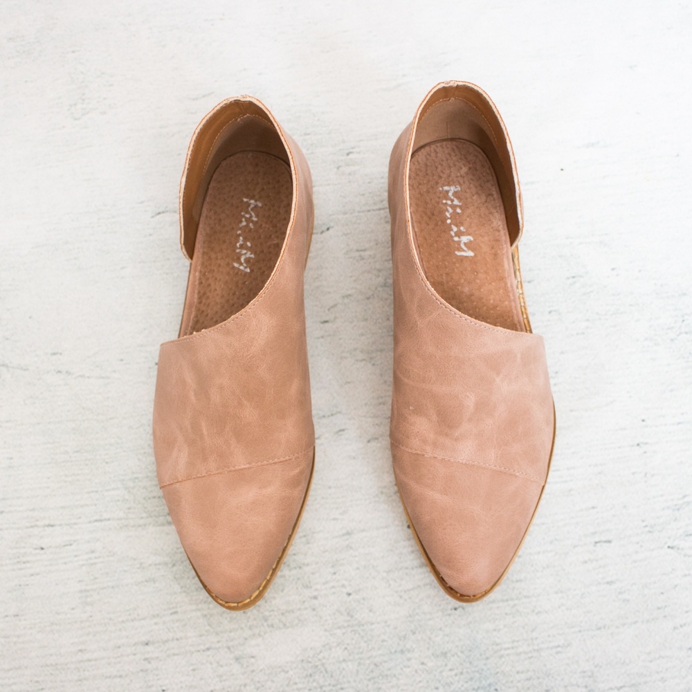 Mi.iM 'Freya' Side Cutout Flats - Picture 5 of 7